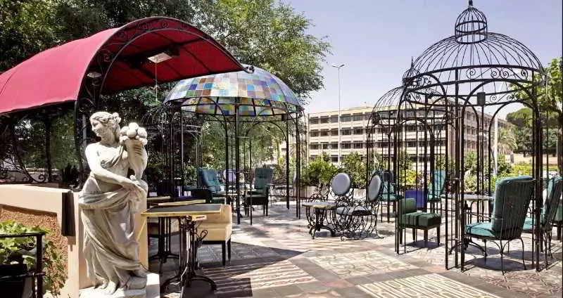 مسافرخانه The Corner Roma