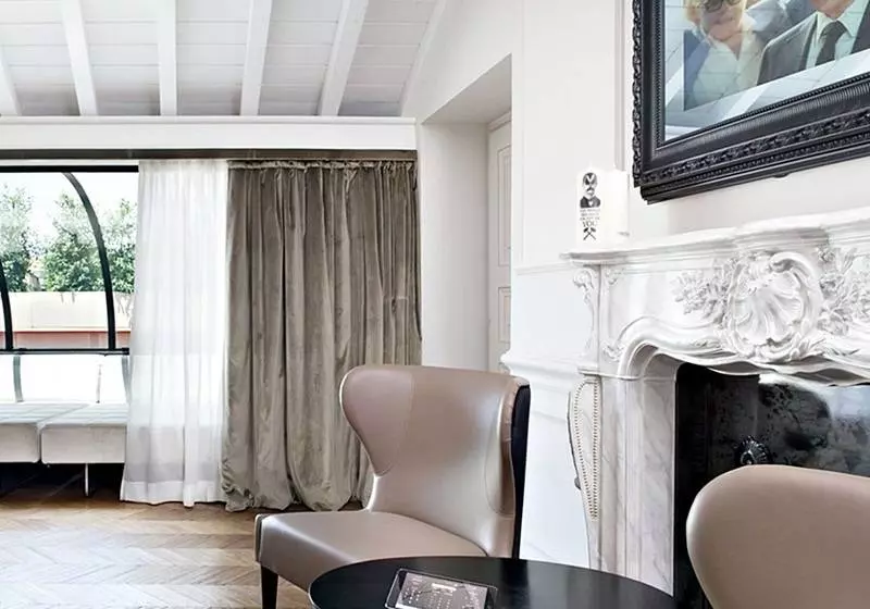 مسافرخانه The Corner Roma