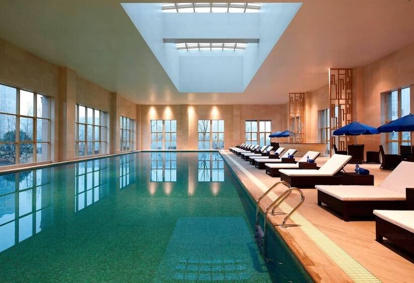 Отель Four Points By Sheraton Luohe