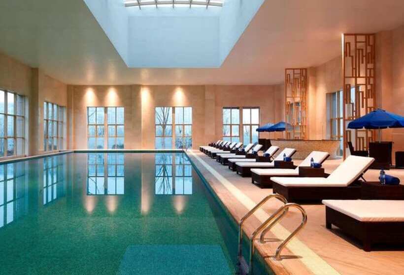 Отель Four Points By Sheraton Luohe