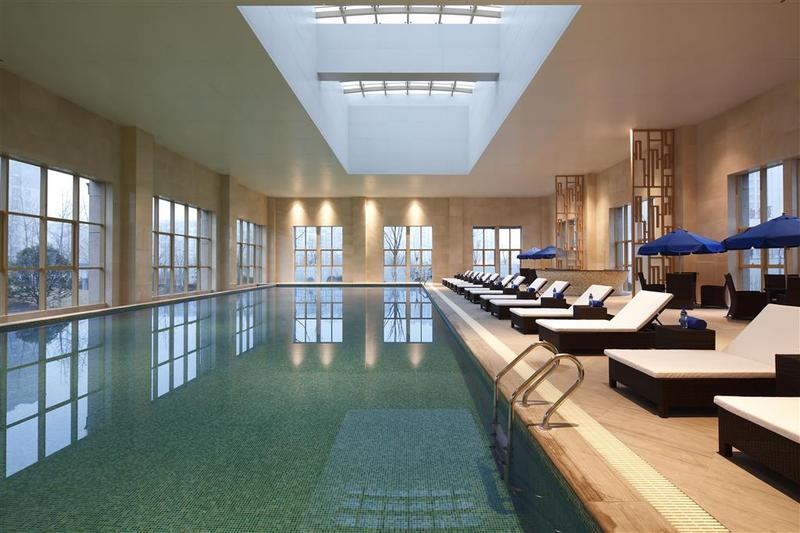 Отель Four Points By Sheraton Luohe