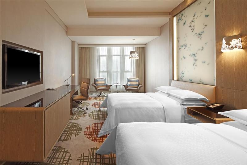 Отель Four Points By Sheraton Luohe