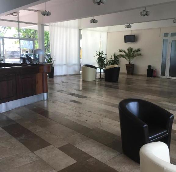 Отель Hungária