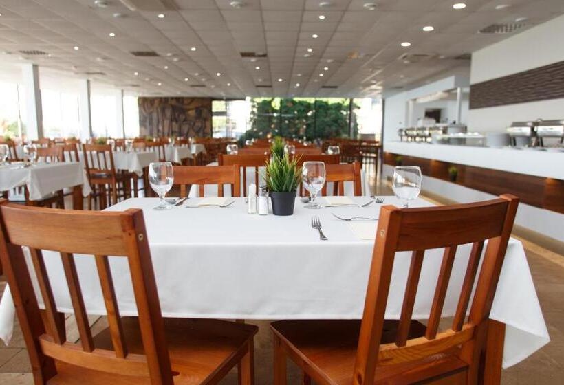 Отель Hungária