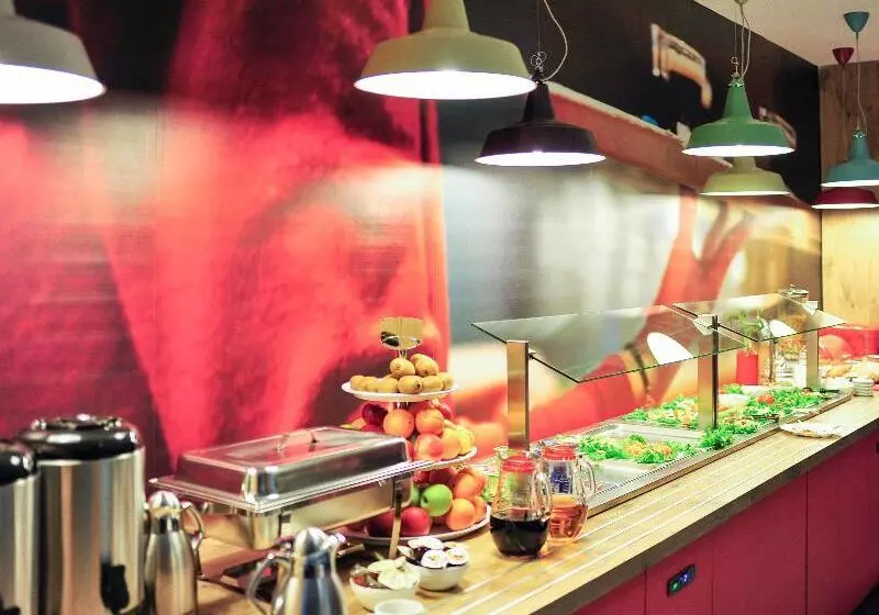 هتل Ibis Skopje City Center