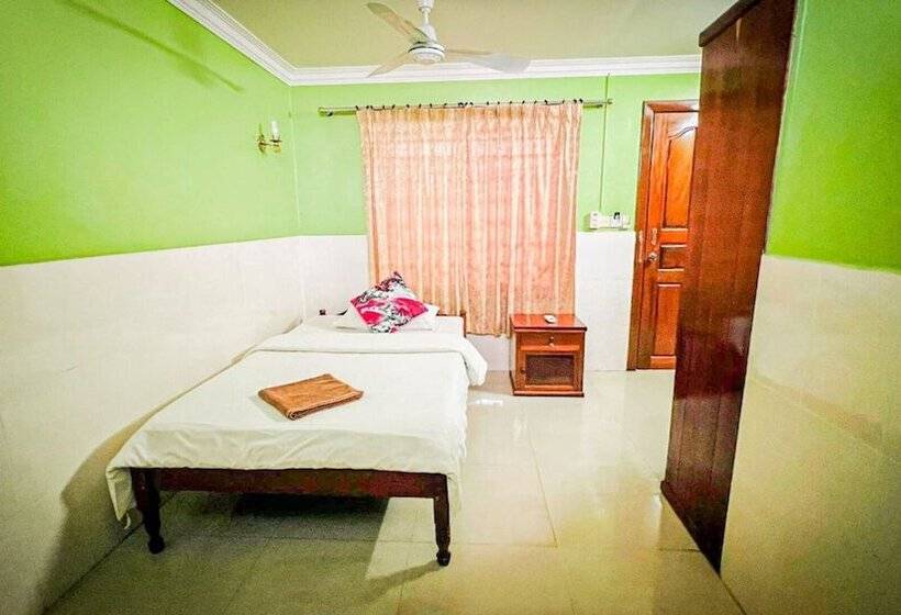 هتل Jasmine Lodge