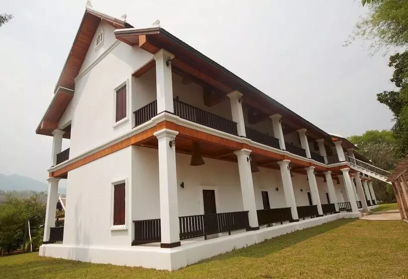 Nam Ou Riverside Hotel & Resort