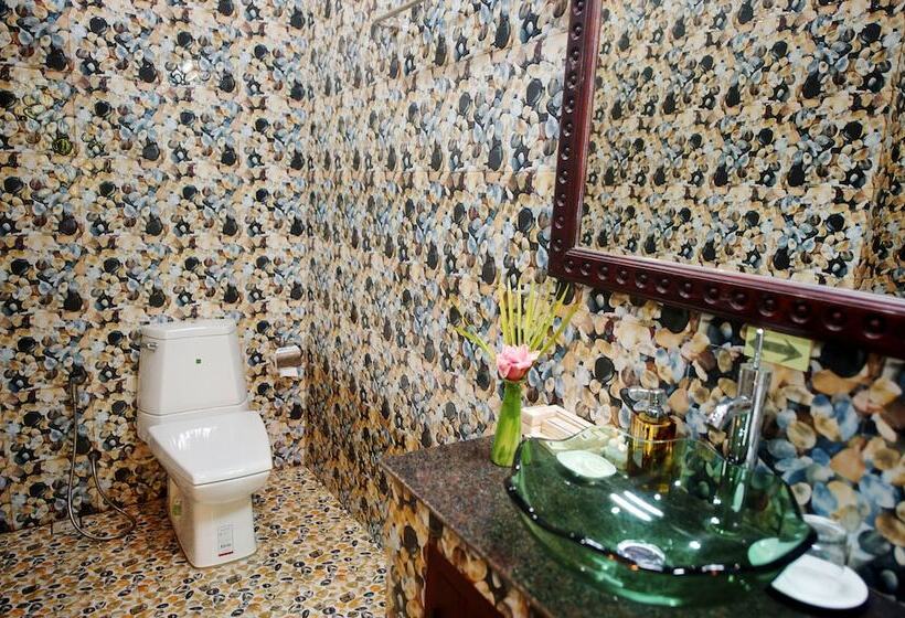 Nam Ou Riverside Hotel & Resort