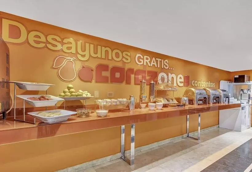 Отель One Ciudad De Mexico Alameda