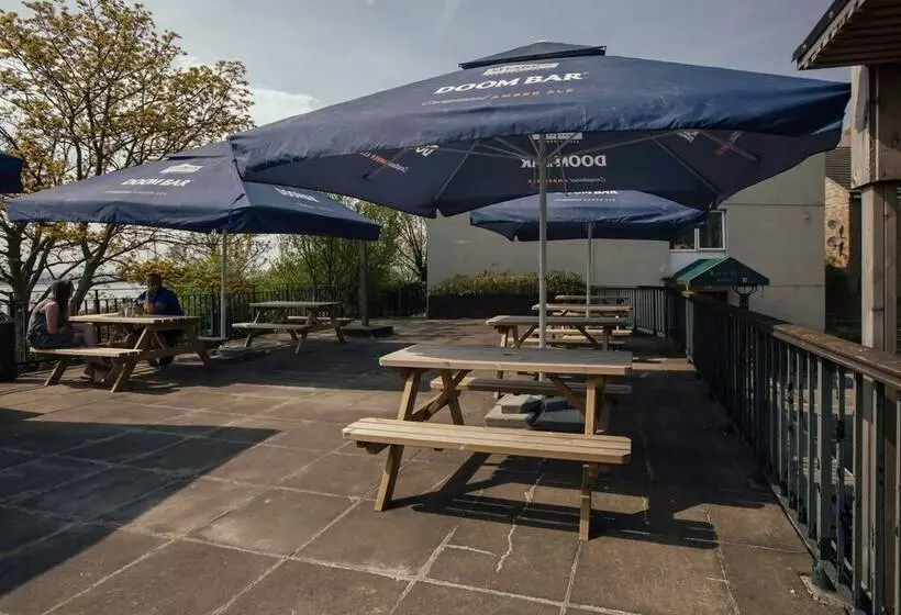 Royal Hotel, Bar & Grill