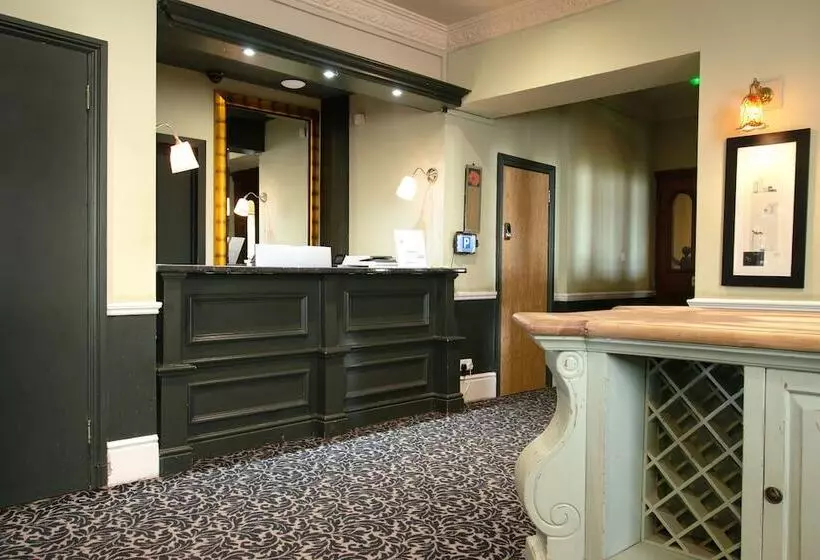 Royal Hotel, Bar & Grill