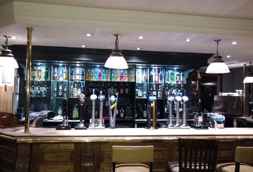 Royal Hotel, Bar & Grill