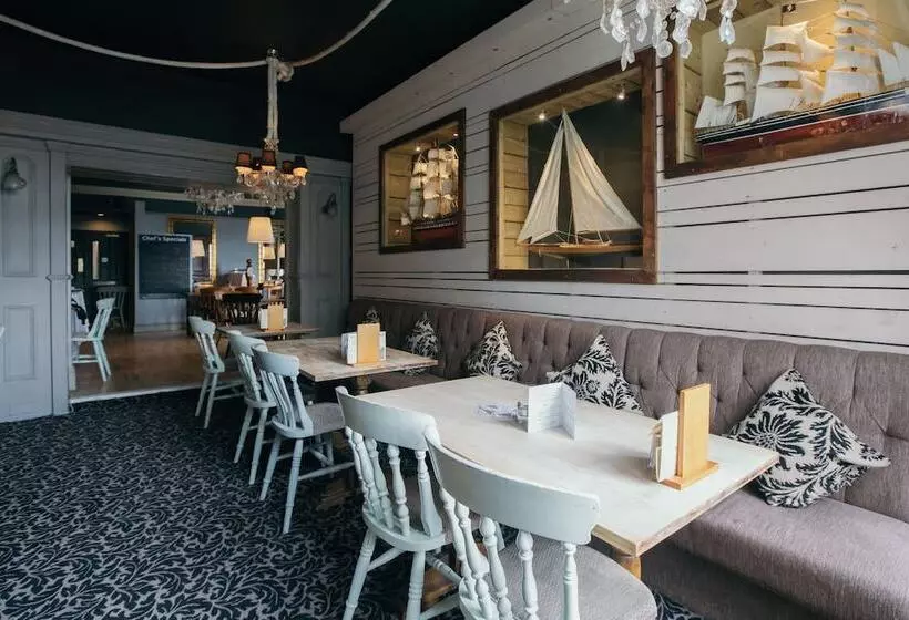 Royal Hotel, Bar & Grill