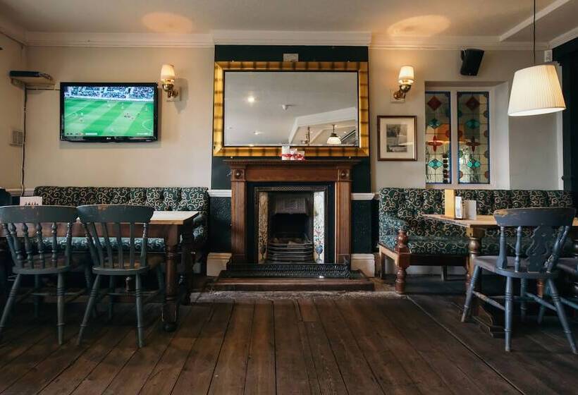 Royal Hotel, Bar & Grill