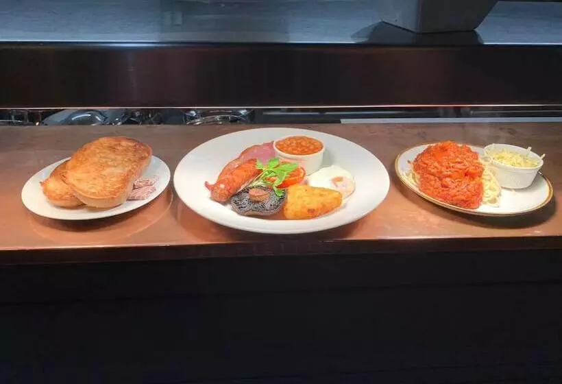 Royal Hotel, Bar & Grill