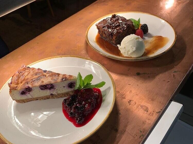 Royal Hotel, Bar & Grill