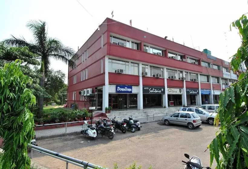 هتل Solitaire Chandigarh