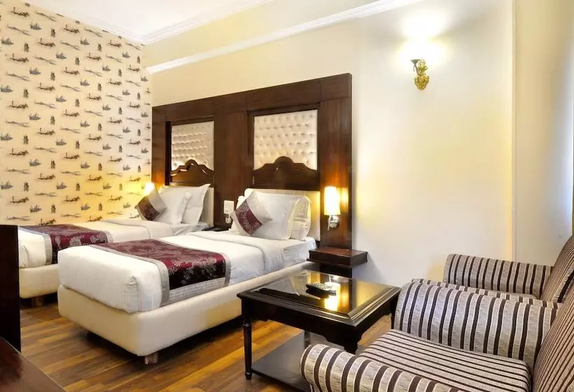 هتل Solitaire Chandigarh