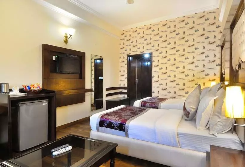 هتل Solitaire Chandigarh