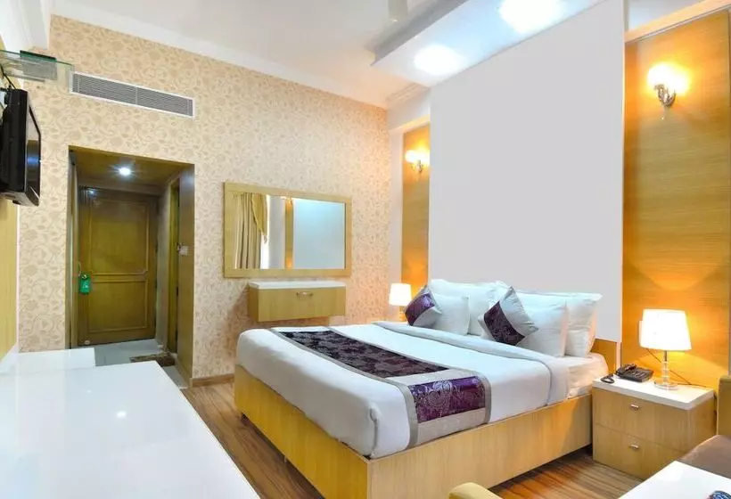 هتل Solitaire Chandigarh