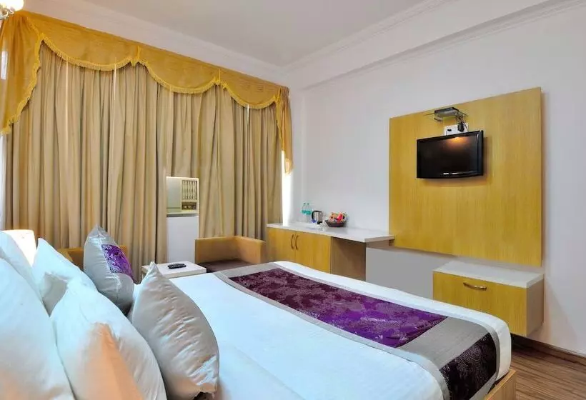 هتل Solitaire Chandigarh