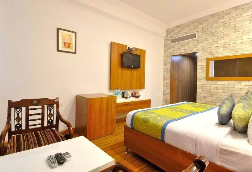 هتل Solitaire Chandigarh