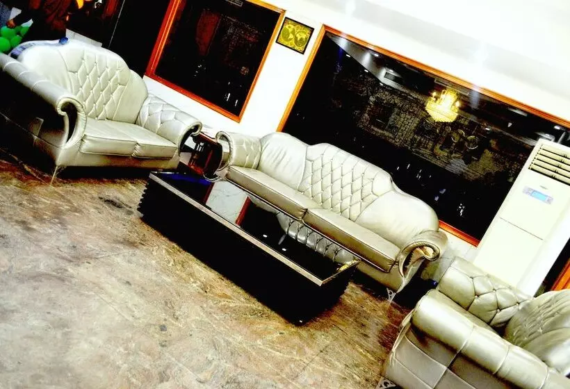 هتل Solitaire Chandigarh