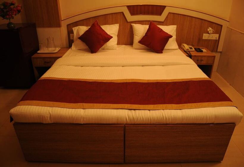 هتل Srinidhi Residency