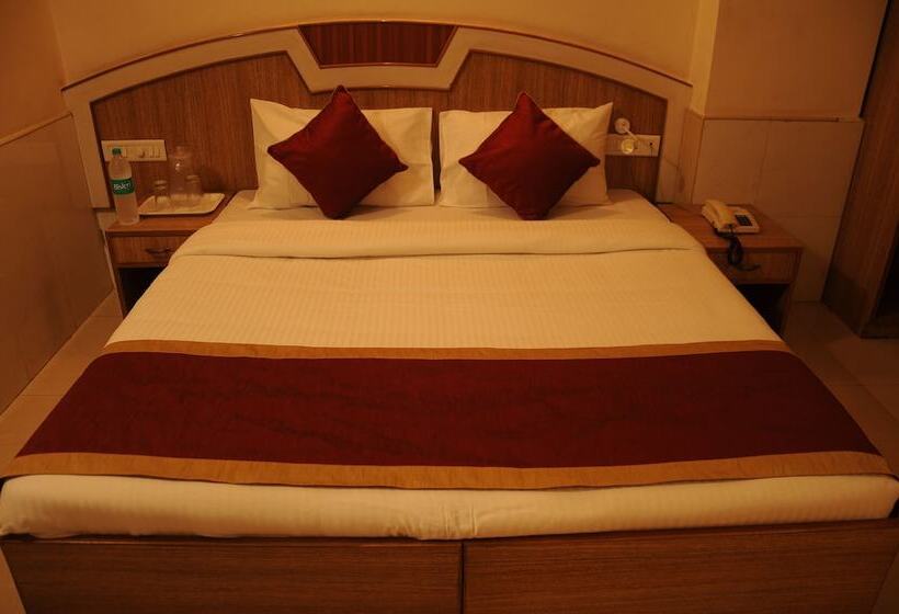 هتل Srinidhi Residency