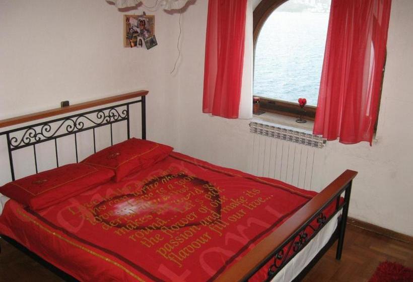 Hotelli Villa Corona