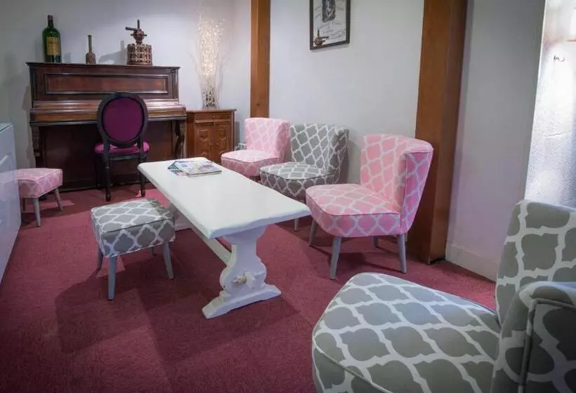 Logis Hotels Au Colombier Du Touron