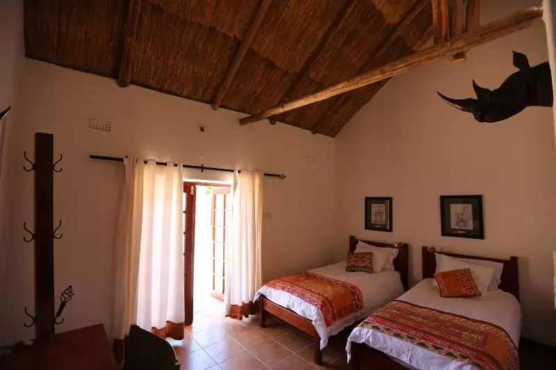 Mandebele Lodge