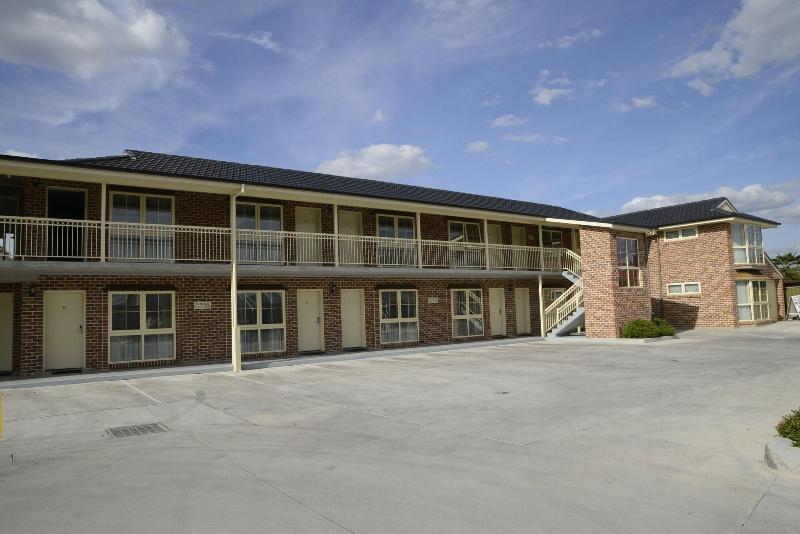فندق على الطريق Heritage Inn Bathurst