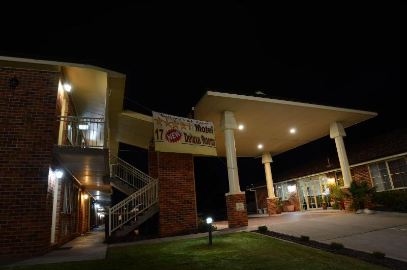 فندق على الطريق Heritage Inn Bathurst