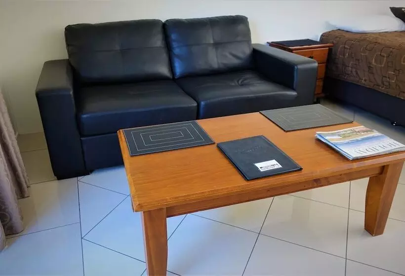 Motel Pacific Palms Motor Inn