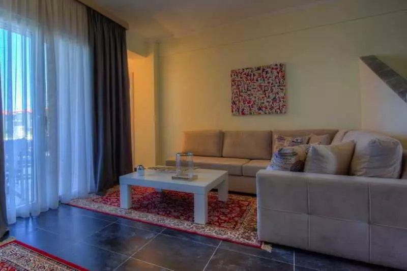 Sunny Villas Resort & Spa
