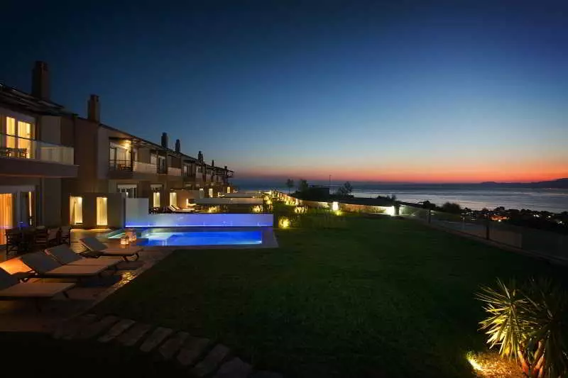 Sunny Villas Resort & Spa