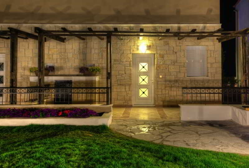 Sunny Villas Resort & Spa