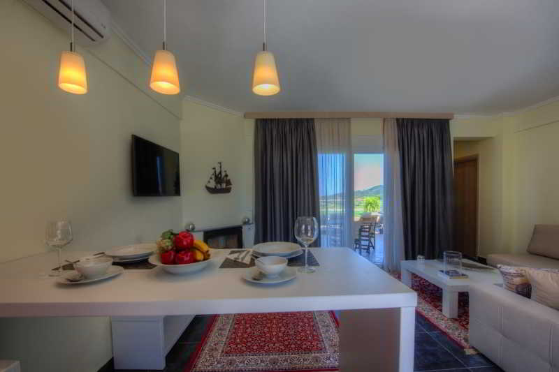 Sunny Villas Resort & Spa