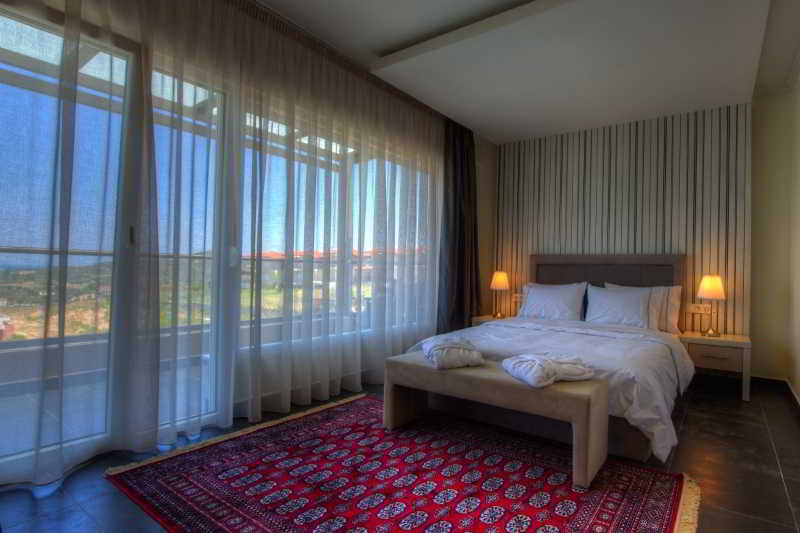 Sunny Villas Resort & Spa