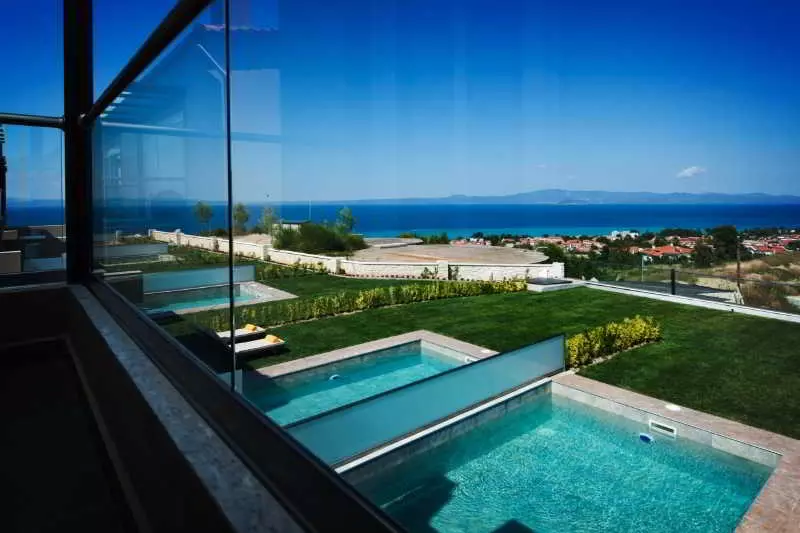 Sunny Villas Resort & Spa