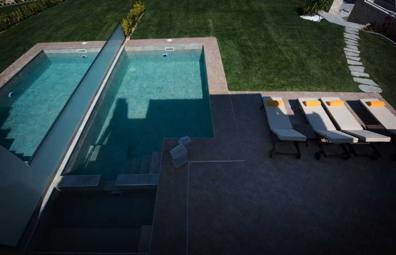 Sunny Villas Resort & Spa