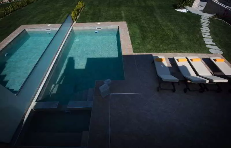 Sunny Villas Resort & Spa