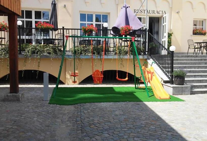 בית מלון כפרי Zajazd Biskupi