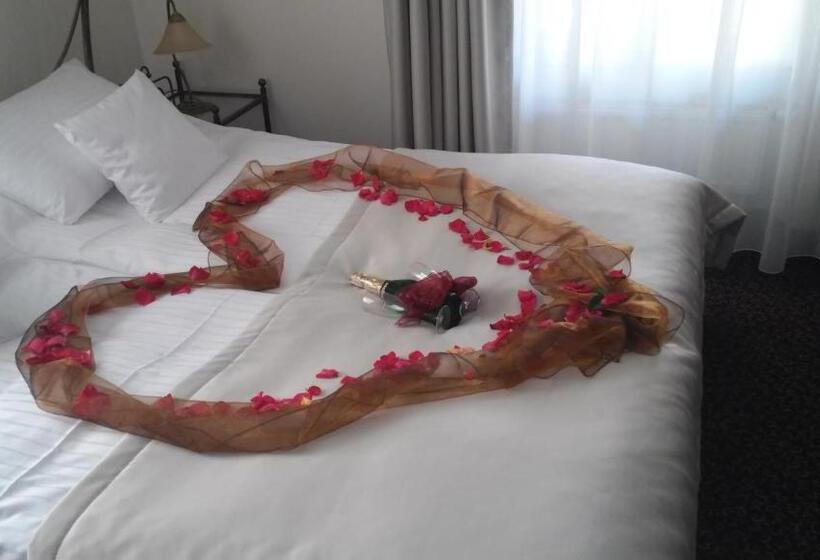 בית מלון כפרי Zajazd Biskupi