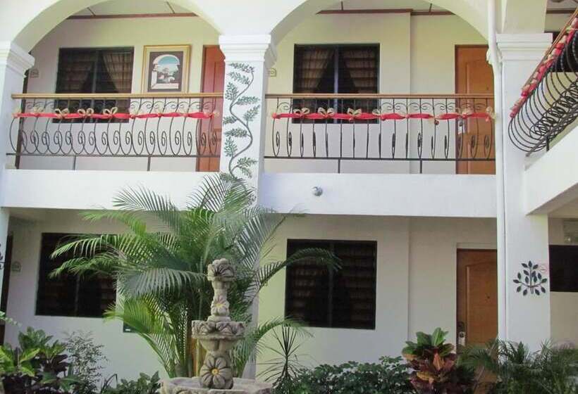 هتل Villa Serena Escalón