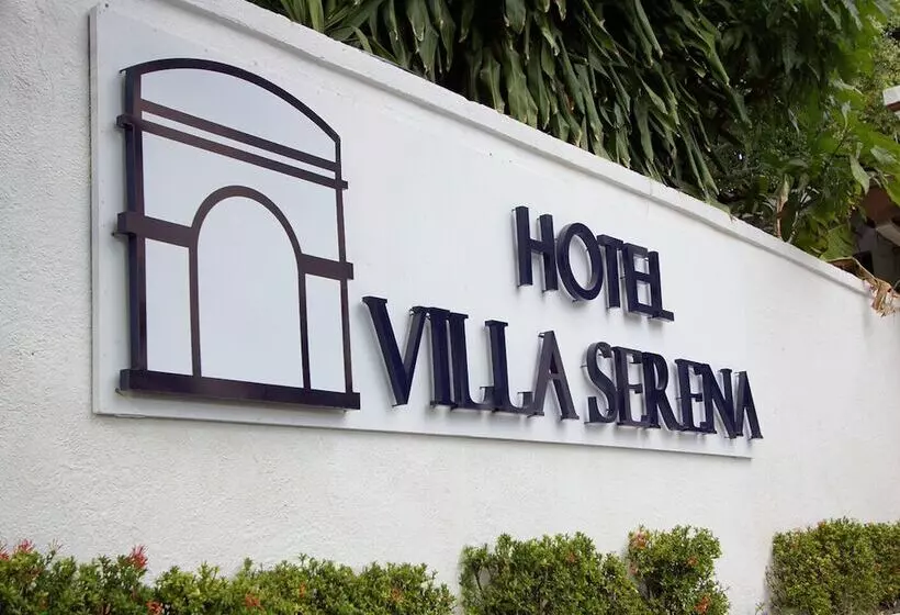 ホテル Villa Serena Escalón