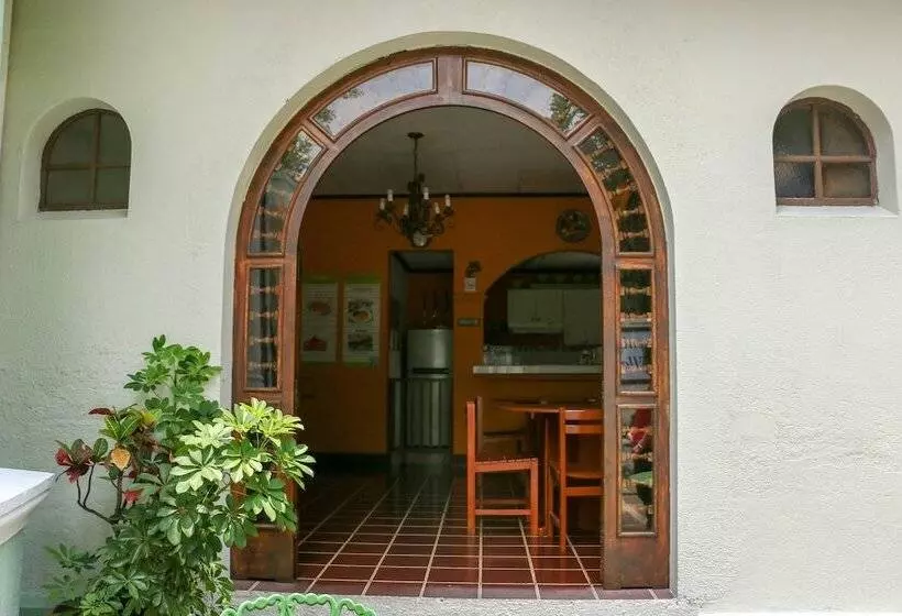 ホテル Villa Serena Escalón