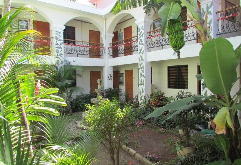 هتل Villa Serena Escalón