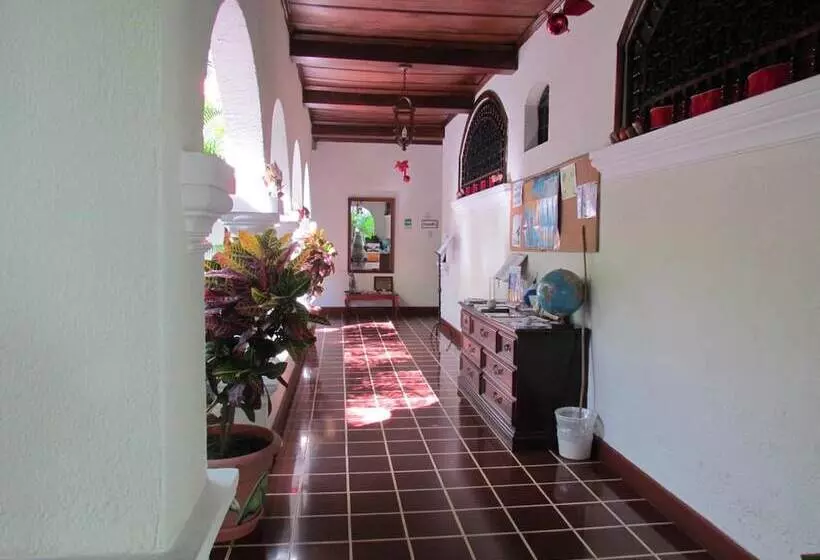 ホテル Villa Serena Escalón